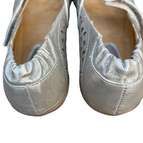 Romika Women’s 39 (8 1/2) Bahamas Silver Leather Mary Jane Shoes, Romika Flats - Picture 10 of 16